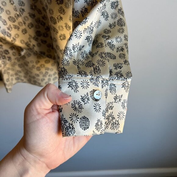 Vince Zinnia Silk Popover Blouse Size Small - Picture 9 of 9